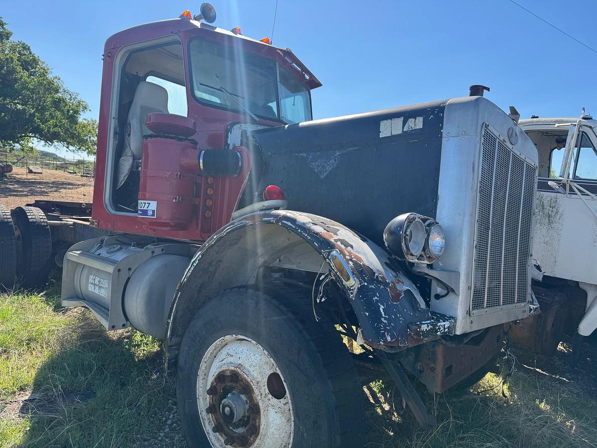 Used Day-cab Semi Truck