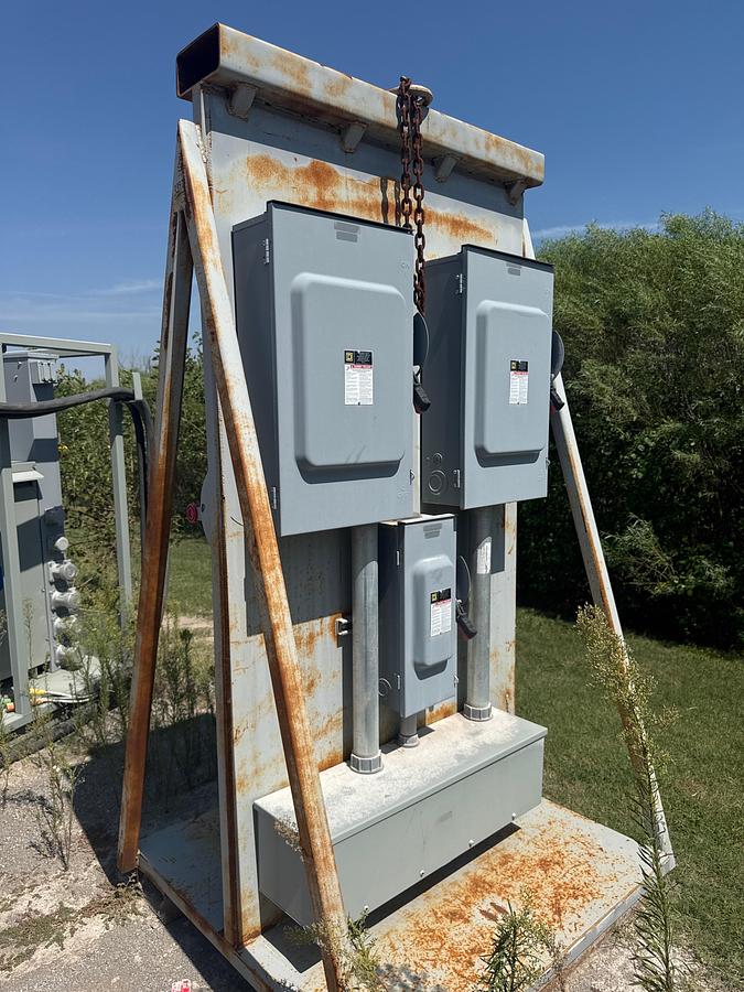 Used Eaton Portable Electrical Distribution SwitchGear
