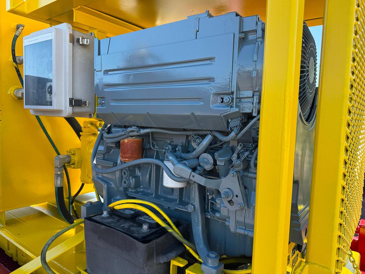 Used Vektor Gooseneck Hydraulic Pipe Handler Trailer