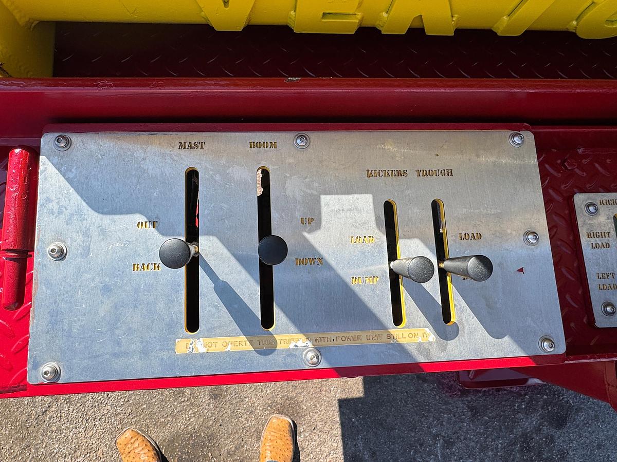 Used Vektor Gooseneck Hydraulic Pipe Handler Trailer