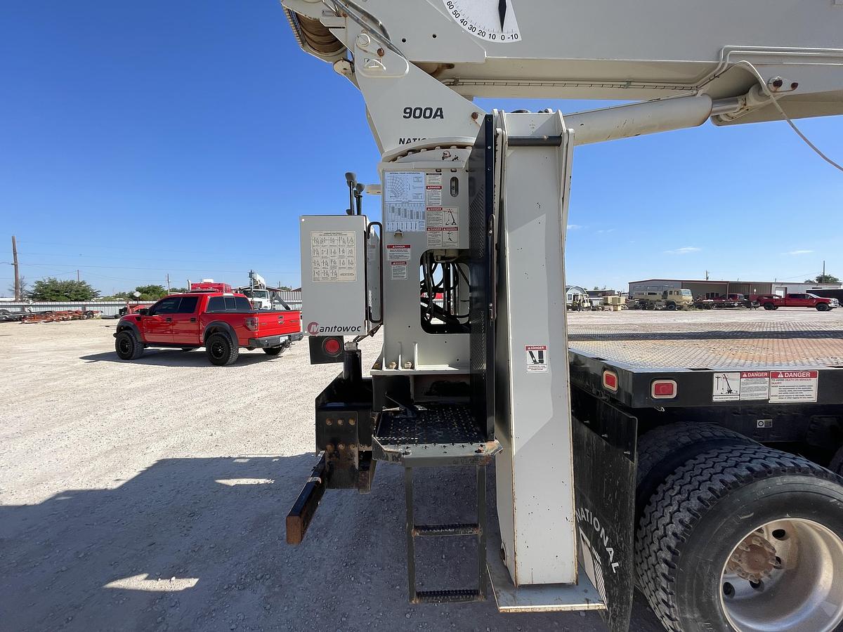 Used 2012 Peterbilt 367 Service Truck with National 900A Crane