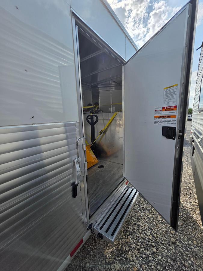 Used 2024 Sundowner Work Horse 28GN Trailer