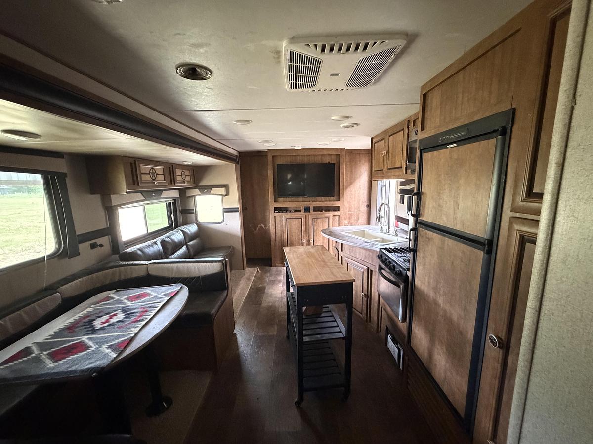 Used 2018 Longhorn Crossroads Bumper Pull Travel Trailer Bunkhouse