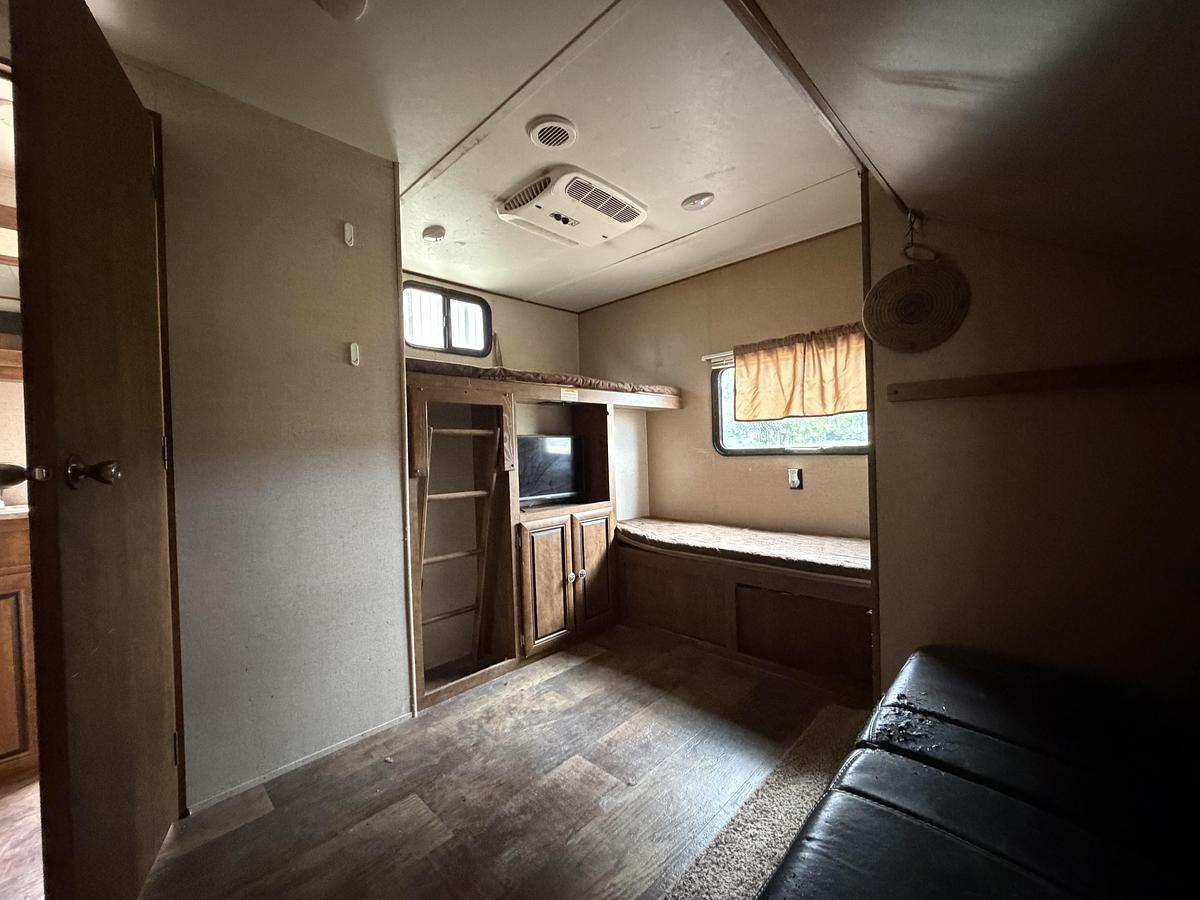 Used 2018 Longhorn Crossroads Bumper Pull Travel Trailer Bunkhouse