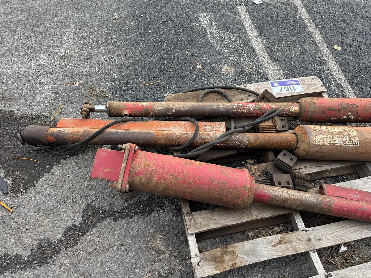 Used 1 Pallet of 3 Hydraulic Cylinders