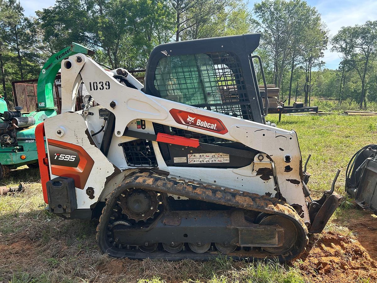 Used 2021 Bobcat Skid Steer T595
