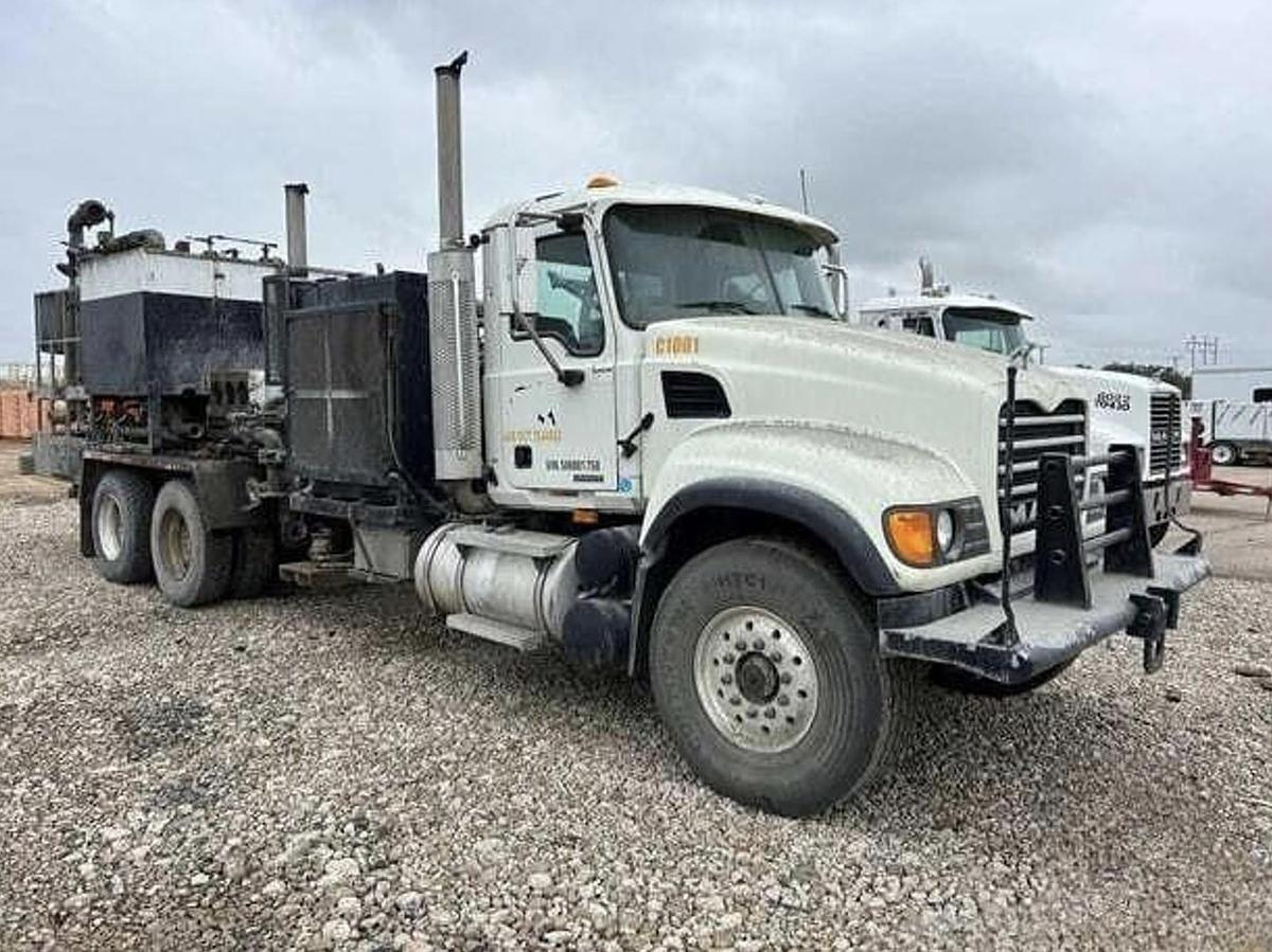 Used 2005 MACK CV513 CEMENT SPM TRIPLEX PUMP TRUCK