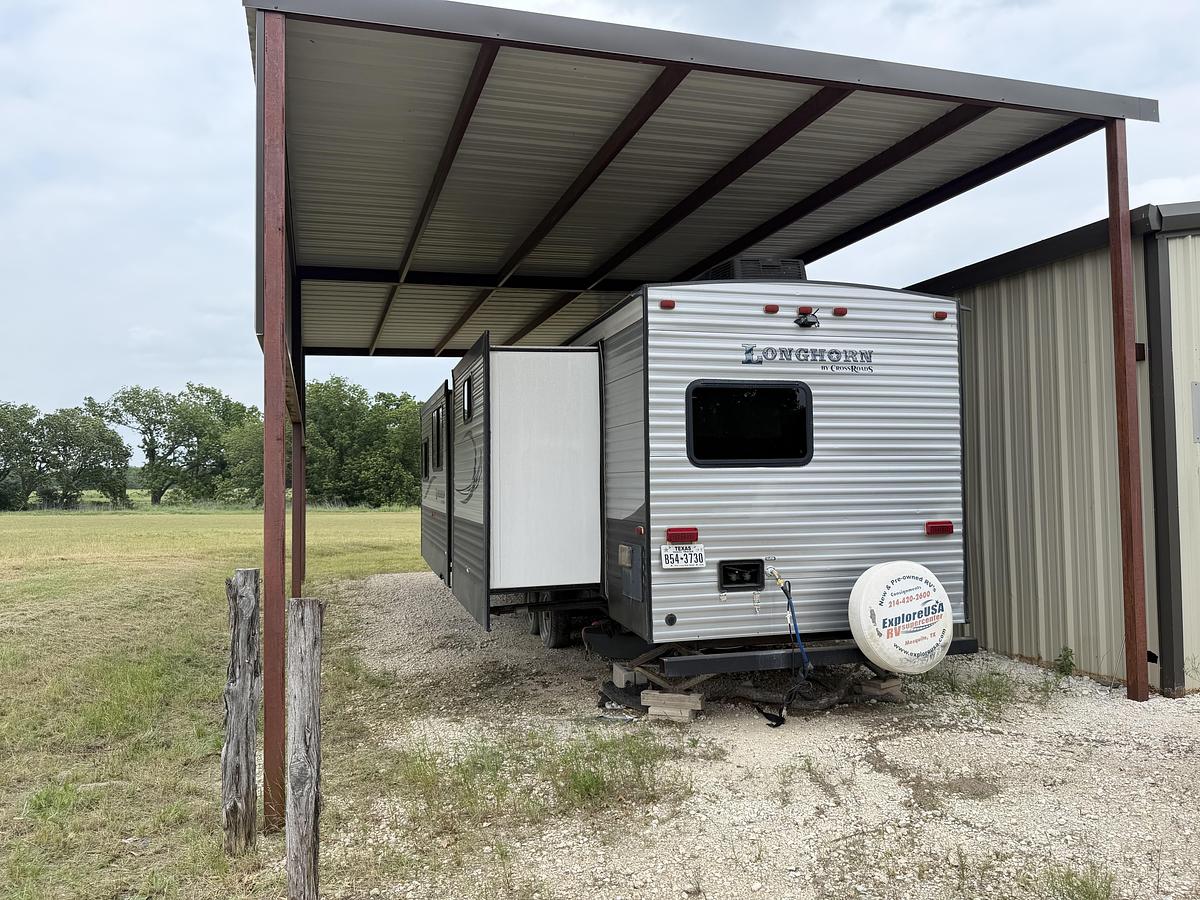 Used 2018 Longhorn Crossroads Bumper Pull Travel Trailer Bunkhouse
