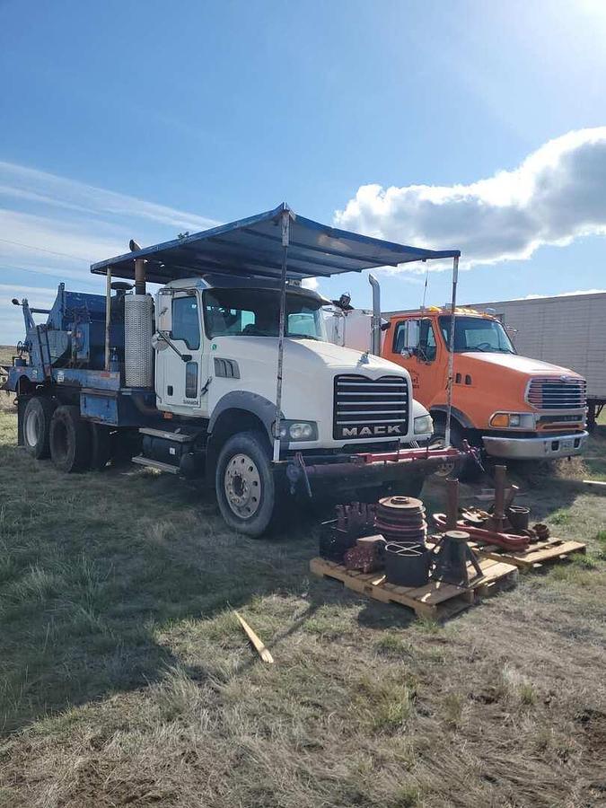 Used 2008 Mack GU713 Swab Rig Truck - MP7 Motor - Walker Neer!