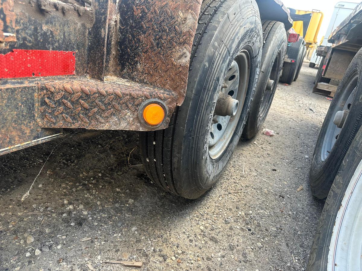 Used 2013 Lonestar Trailer MFG 16' GooseneckTrailer