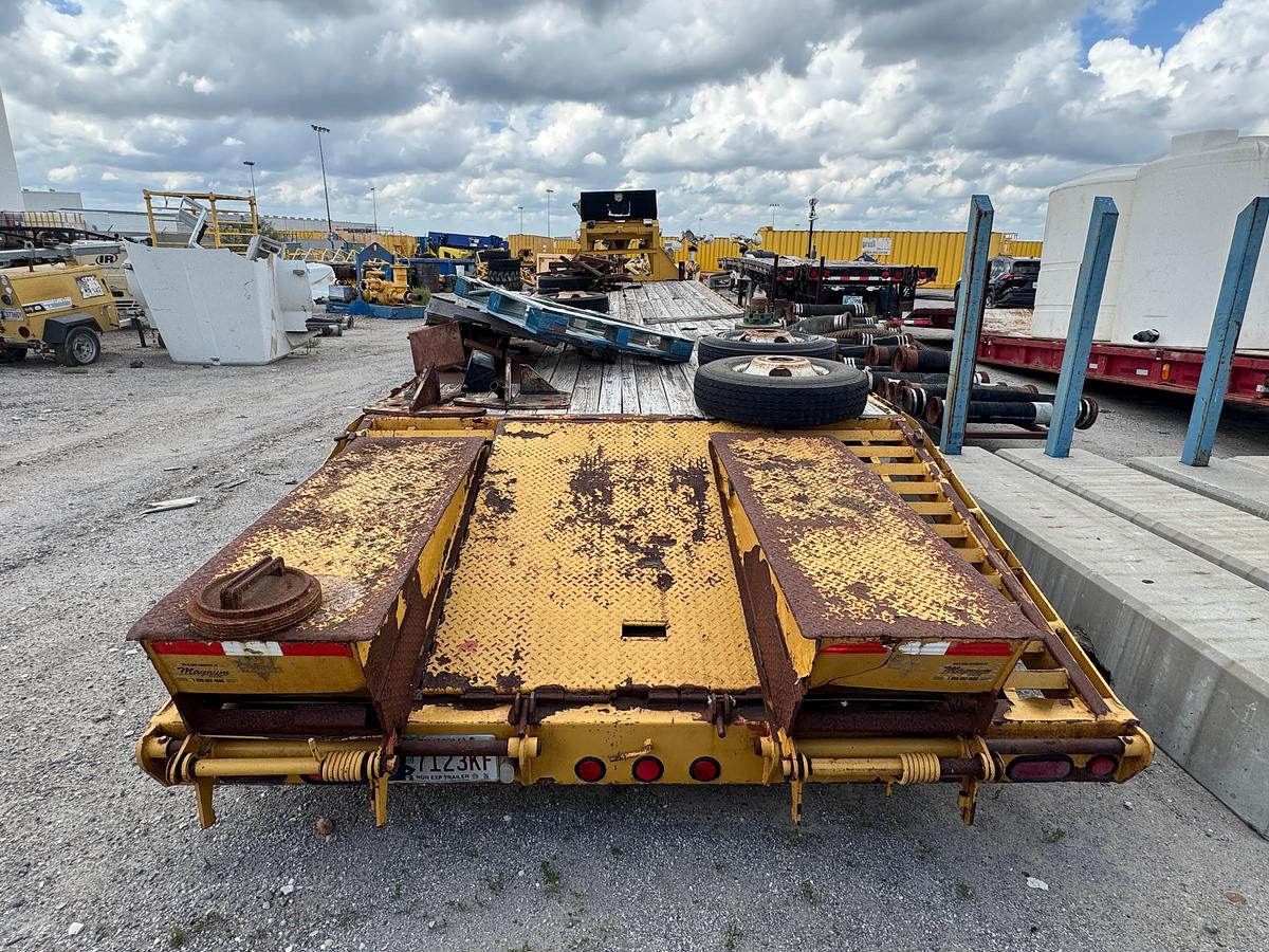 Used PJ Magnum Gooseneck Flatbed Trailer