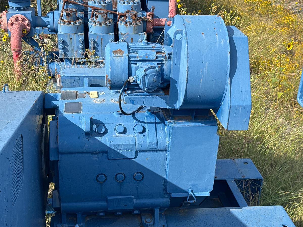 Used National Oilwell 9P-100 Triplex Mud Pump