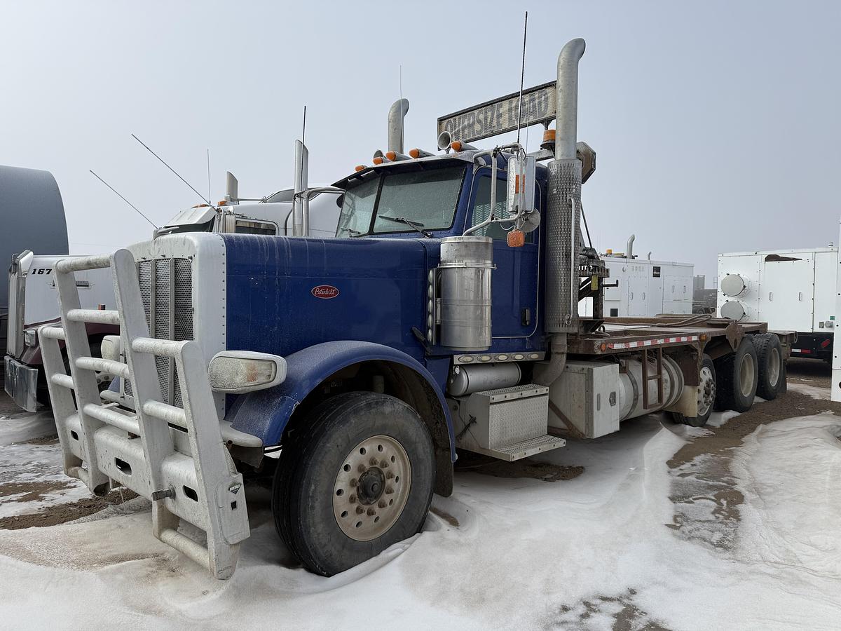 Used 2009 Peterbilt Winch Truck