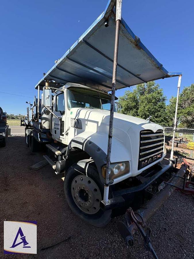 Used 2008 Mack GU713 Swab Rig Truck - MP7 Motor - Walker Neer!