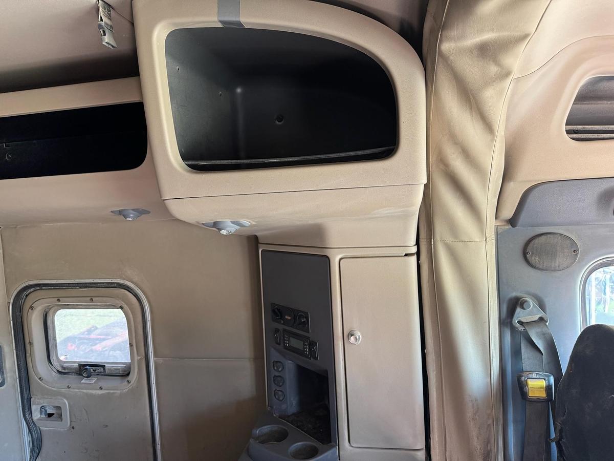 Used 2015 Peterbilt 579 6x4 Sleeper Truck Tractor