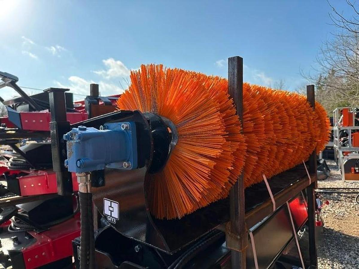 Used 2026 GIYI GY-SE61 Sweeper Skid Steer Attachment (UNUSED)