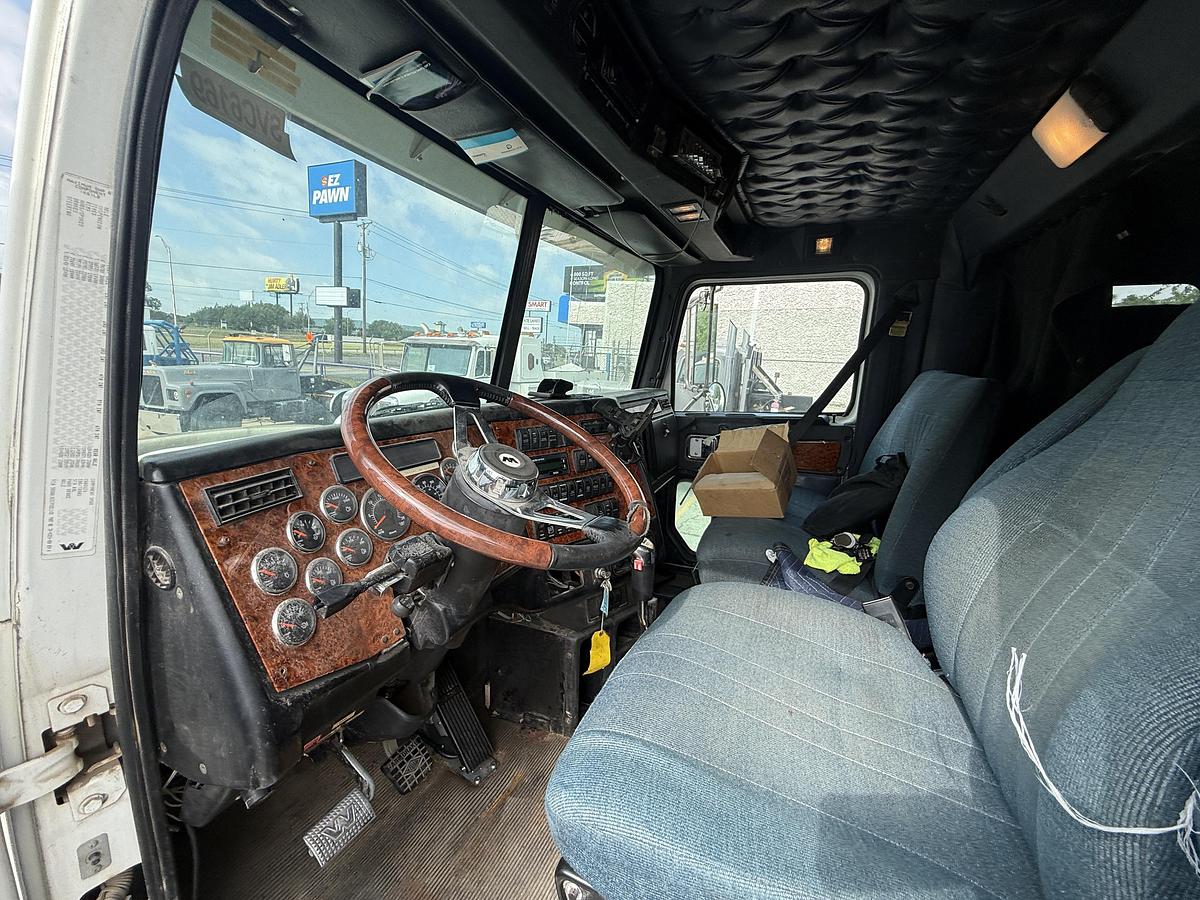 Used 2007 Western Star Wireline Service Truck with Sleeper Cab