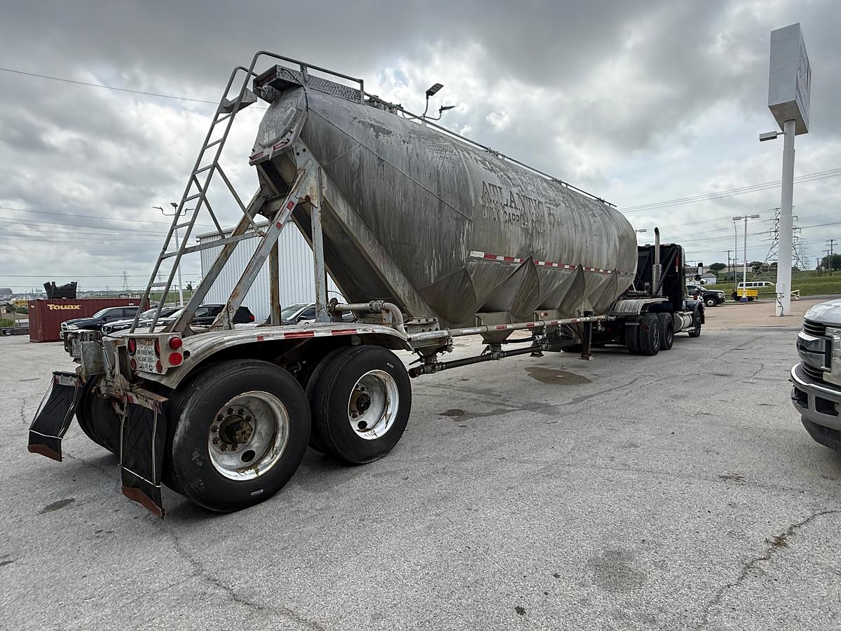 Used 1984 Fruehauf Pneumatic Bulk Trailer