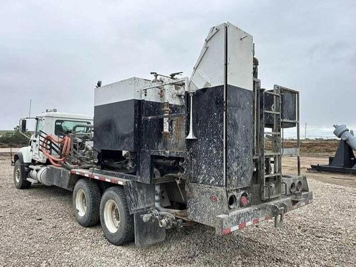 Used 2005 MACK CV513 CEMENT SPM TRIPLEX PUMP TRUCK