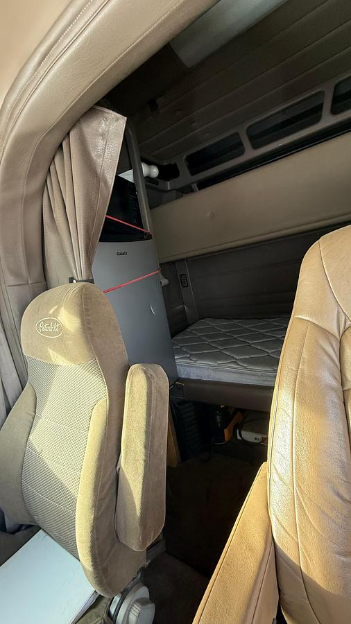 Used 2008 Peterbilt Slick Truck