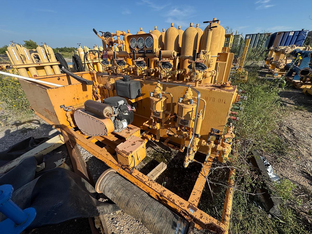 Used 2011 Advanced Pressure 6-Station 120-Gallon Accumulator - BEAR Triplex Pump - Honda Gas Engine