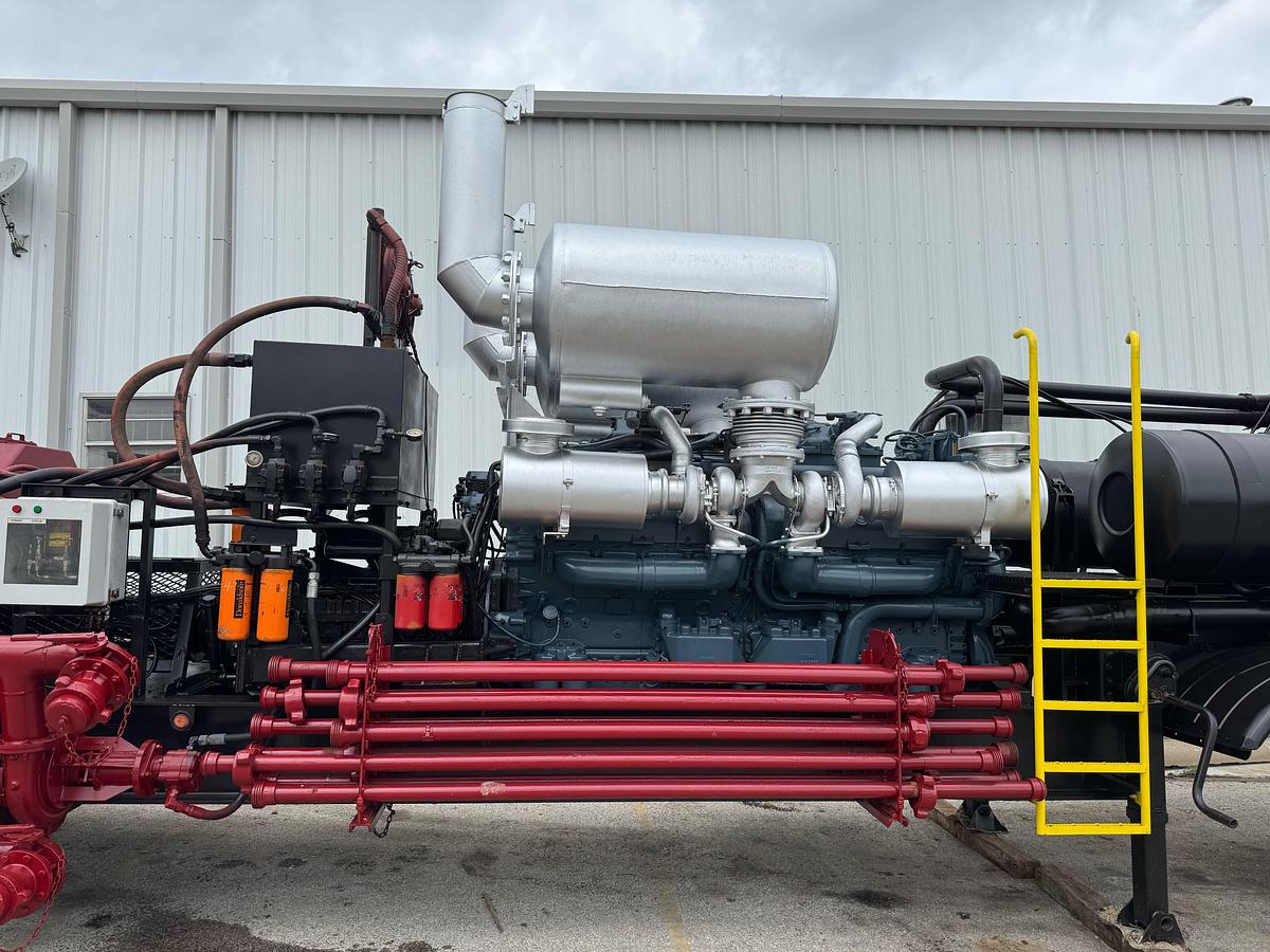 Used Blender with SPM 2250 HP Triplex Pump, Detroit 16V Engine & Allison Transmission