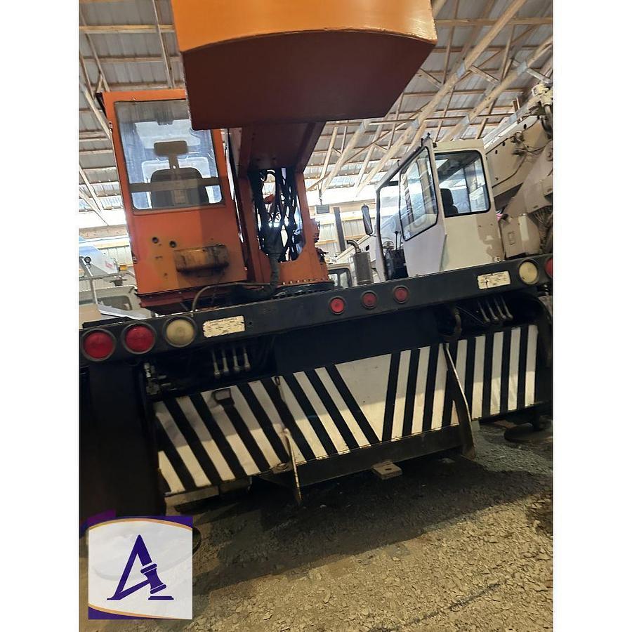 Used 1999 QMC 4170 - 70' boom, 29" Jib