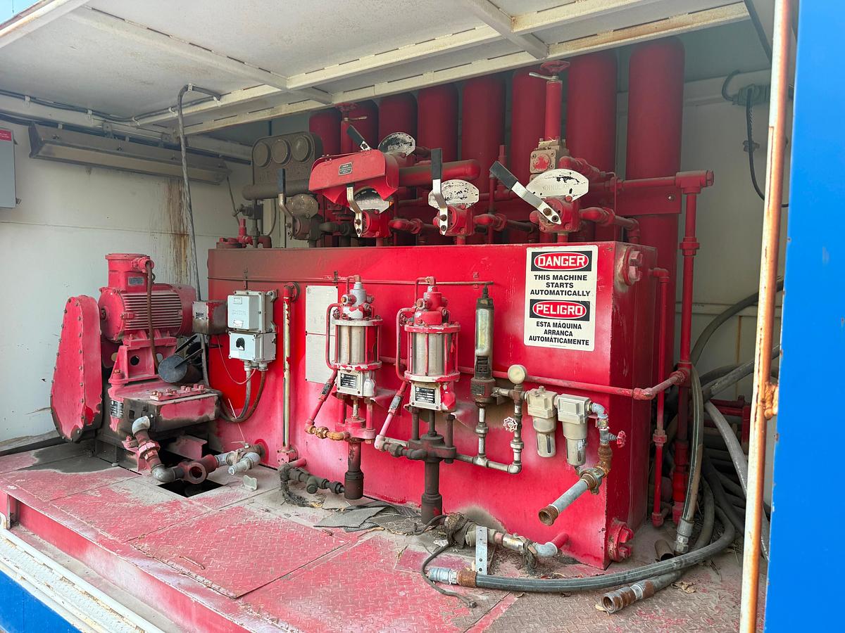 Used DS 320 4-Station Closing Unit