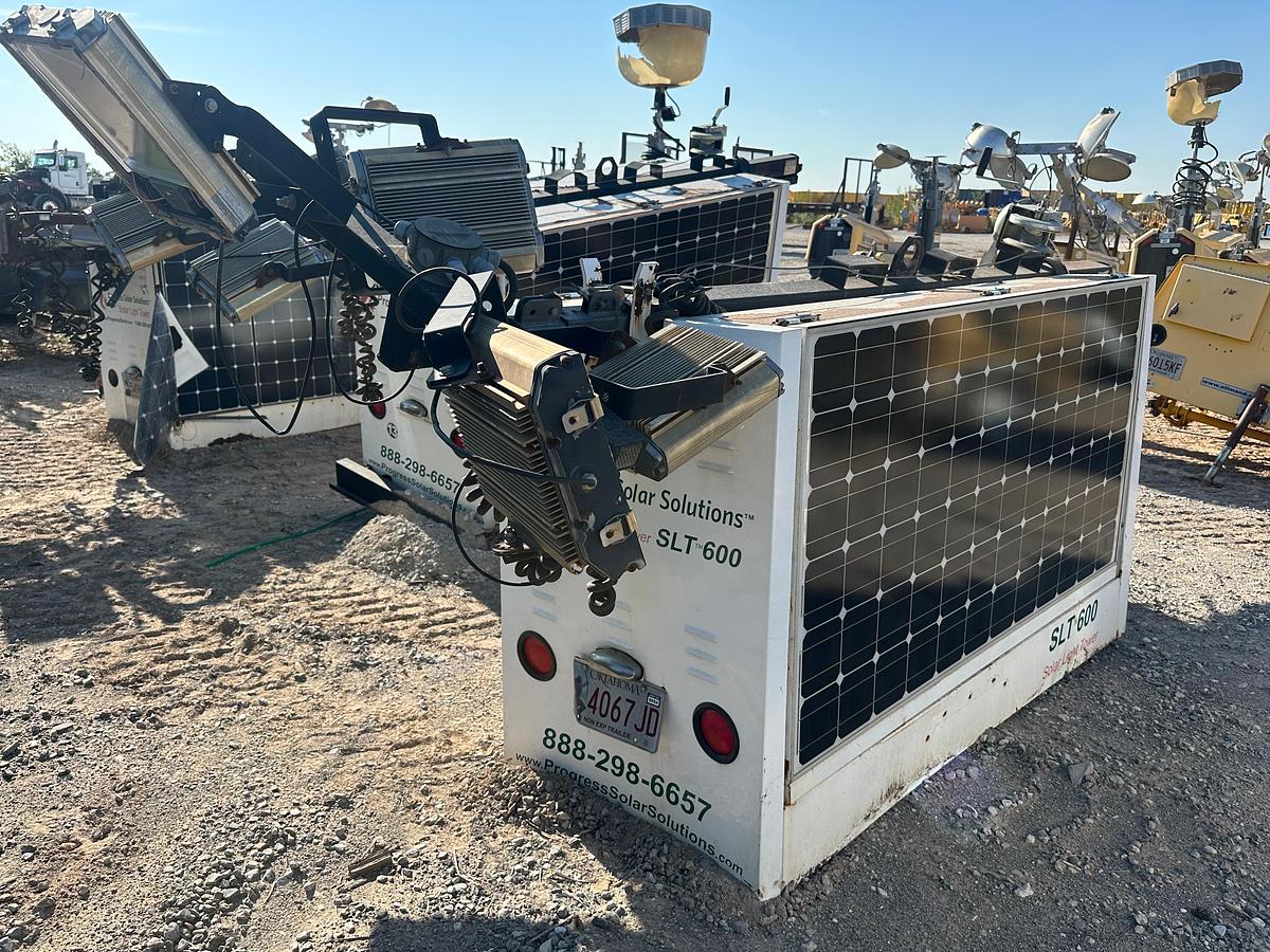 Used Solar Light Tower SLT600, Inoperable Missing Axle and Wheels, Missing Trailer Hitch.
