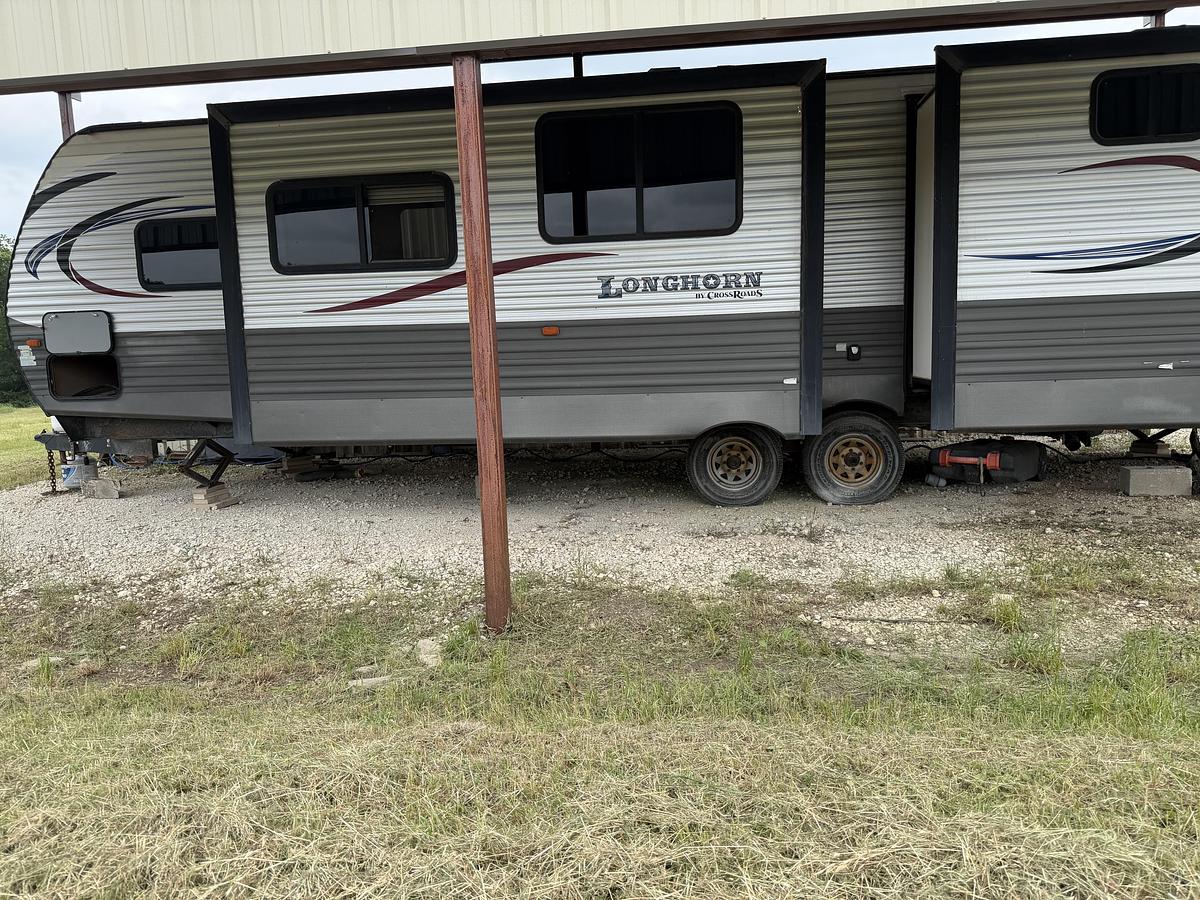 Used 2018 Longhorn Crossroads Bumper Pull Travel Trailer Bunkhouse