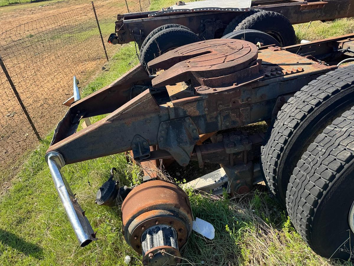 Used Day-cab Semi Truck