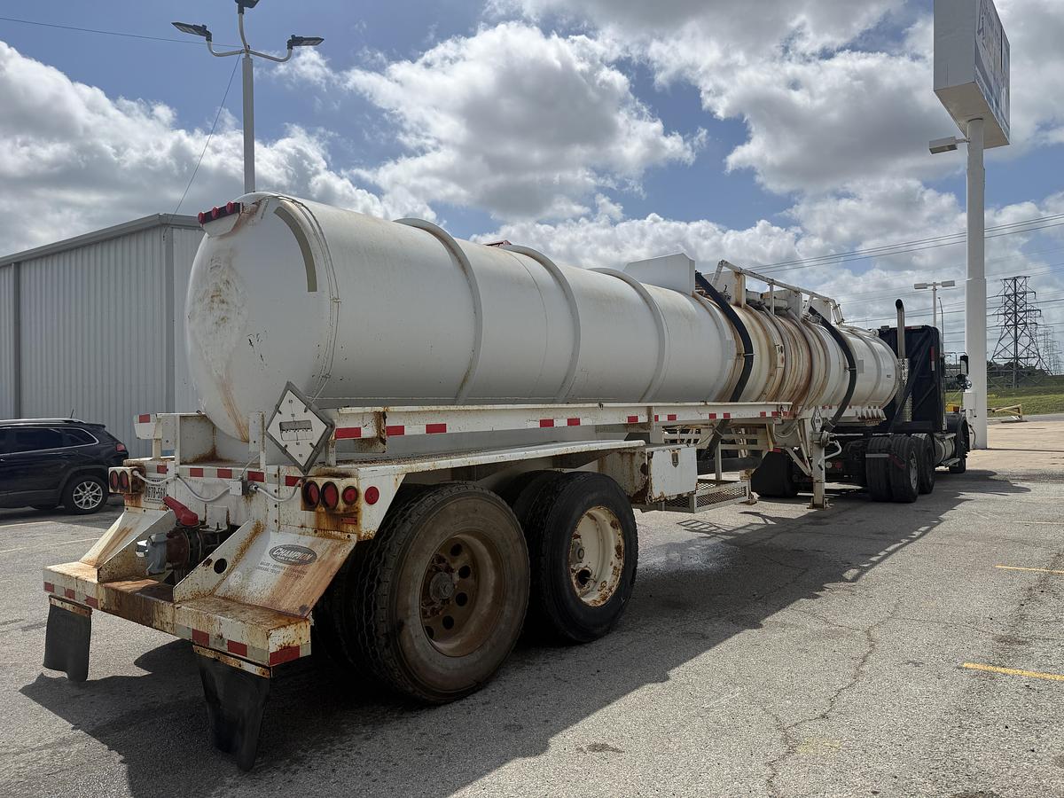 Used 2012 Overland Tank 10,000GAL 3-Compartment Acid Transport Trailer