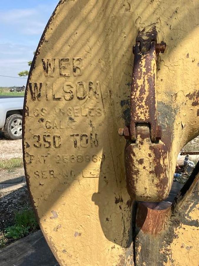Used 350-Ton Web Wilson Drilling Elevator