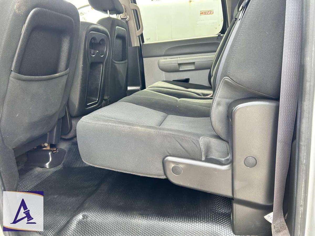 Used 2013 GMC 3500HD Crew Cab Flatbed Bed