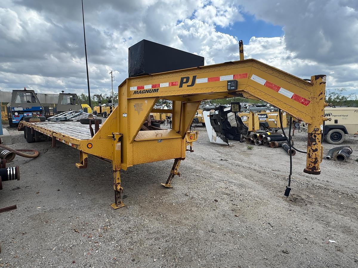 Used PJ Magnum Gooseneck Flatbed Trailer