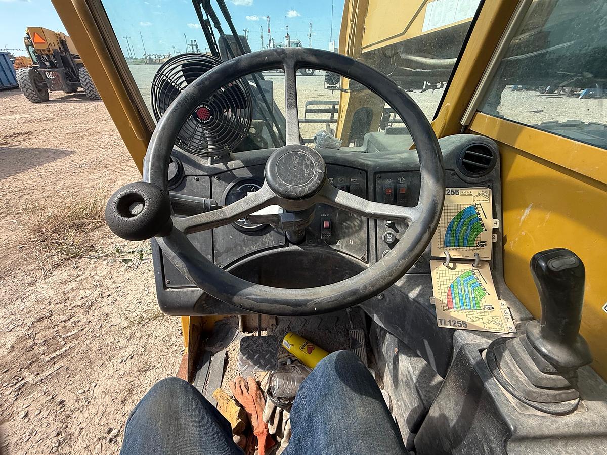 Used 2009 CAT TL1255 telehandler Mac Lifting Weight 12,000lbs