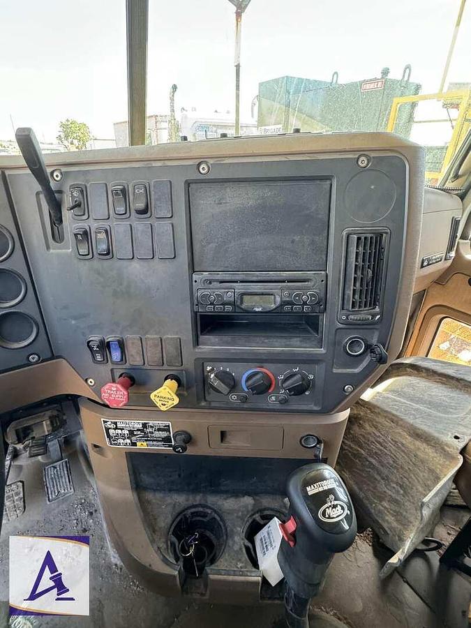Used 2008 Mack GU713 Swab Rig Truck - MP7 Motor - Walker Neer!