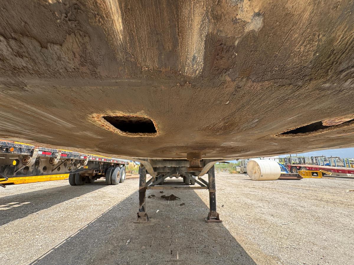 Used 2010 Piggyback Flatbed Trailer