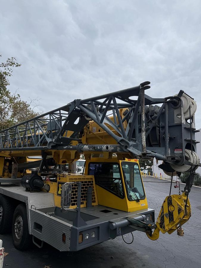 Used 2004 Grove TMS 9000E Hydraulic Truck Crane