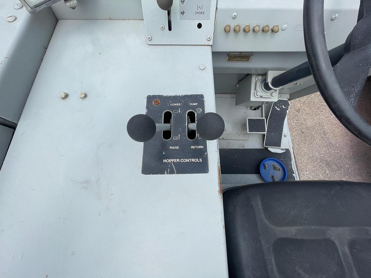 Used Clarke American-Lincoln 3366 Industrial Sweeper