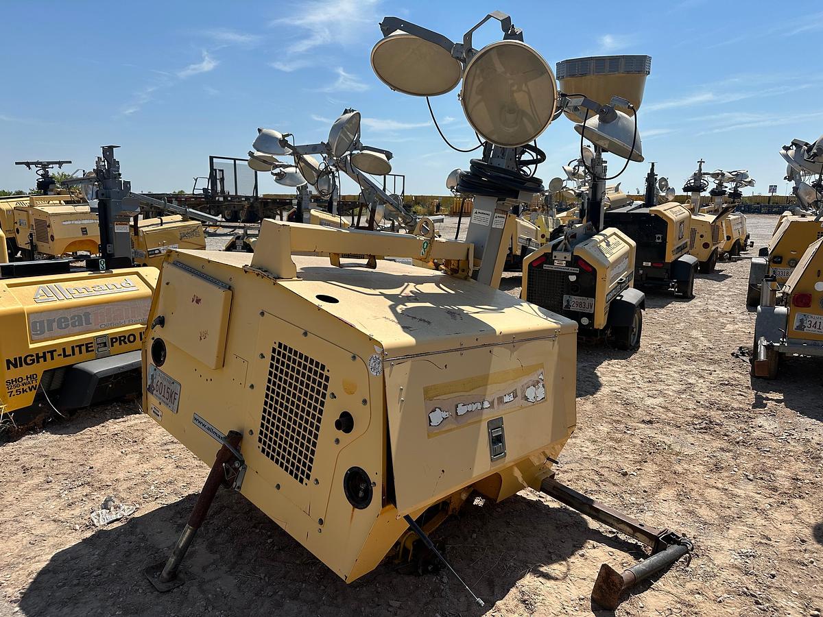 Used Allmand Maxi-Lite V 8kw Light Plant, Inoperable, Missing Wheels