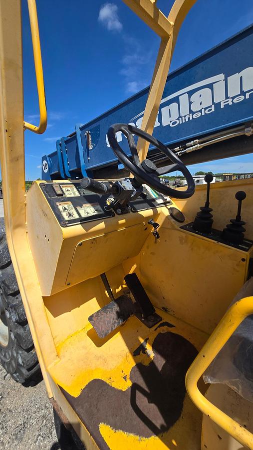 Used 2011 Skytrak 10042