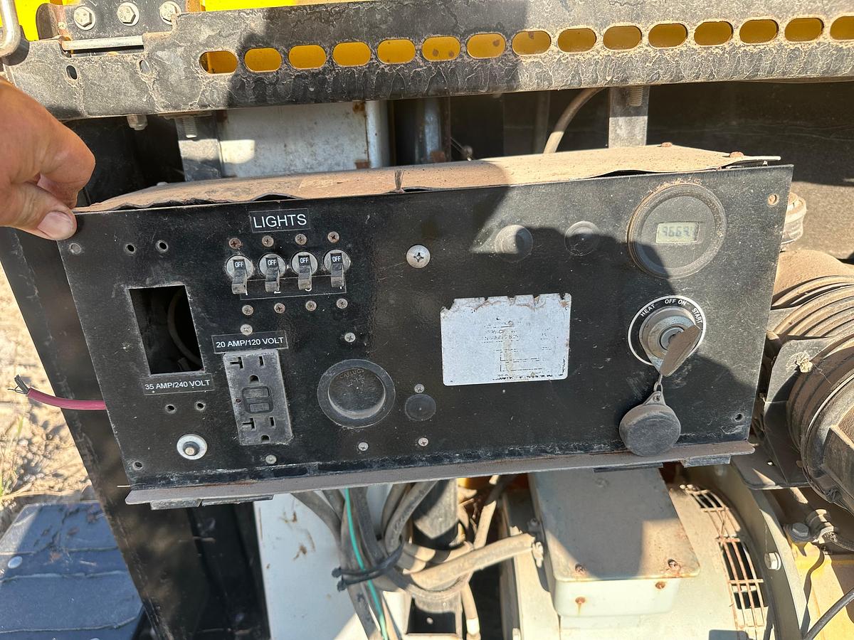 Used Allmand Nite-Light Pro 2 8kw Cat c1.1 Engine, Pancake Generator.