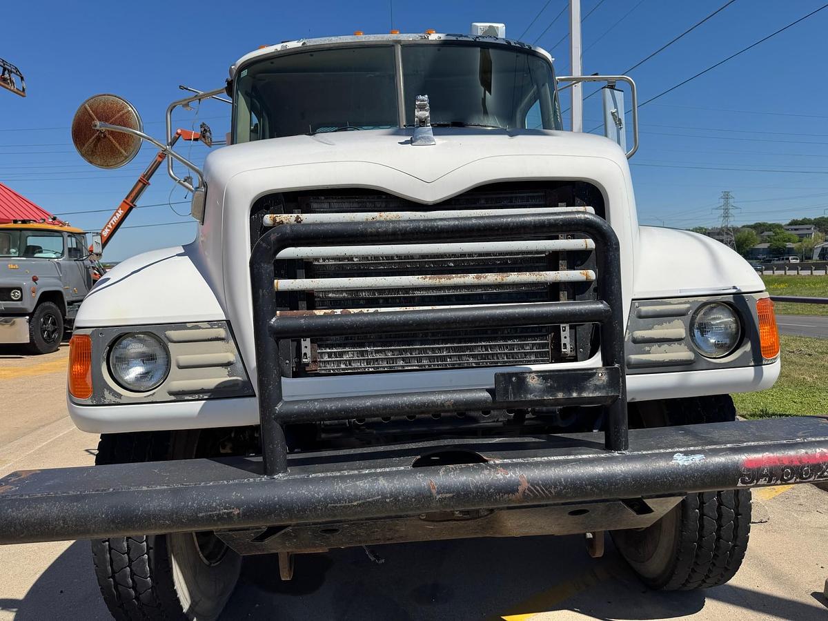 Used 2005 Mack Haul Truck CV713
