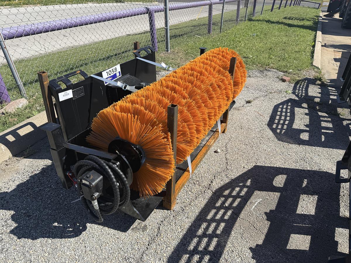 Used 2026 GIYI GY-SE61 Sweeper Skid Steer Attachment (UNUSED)