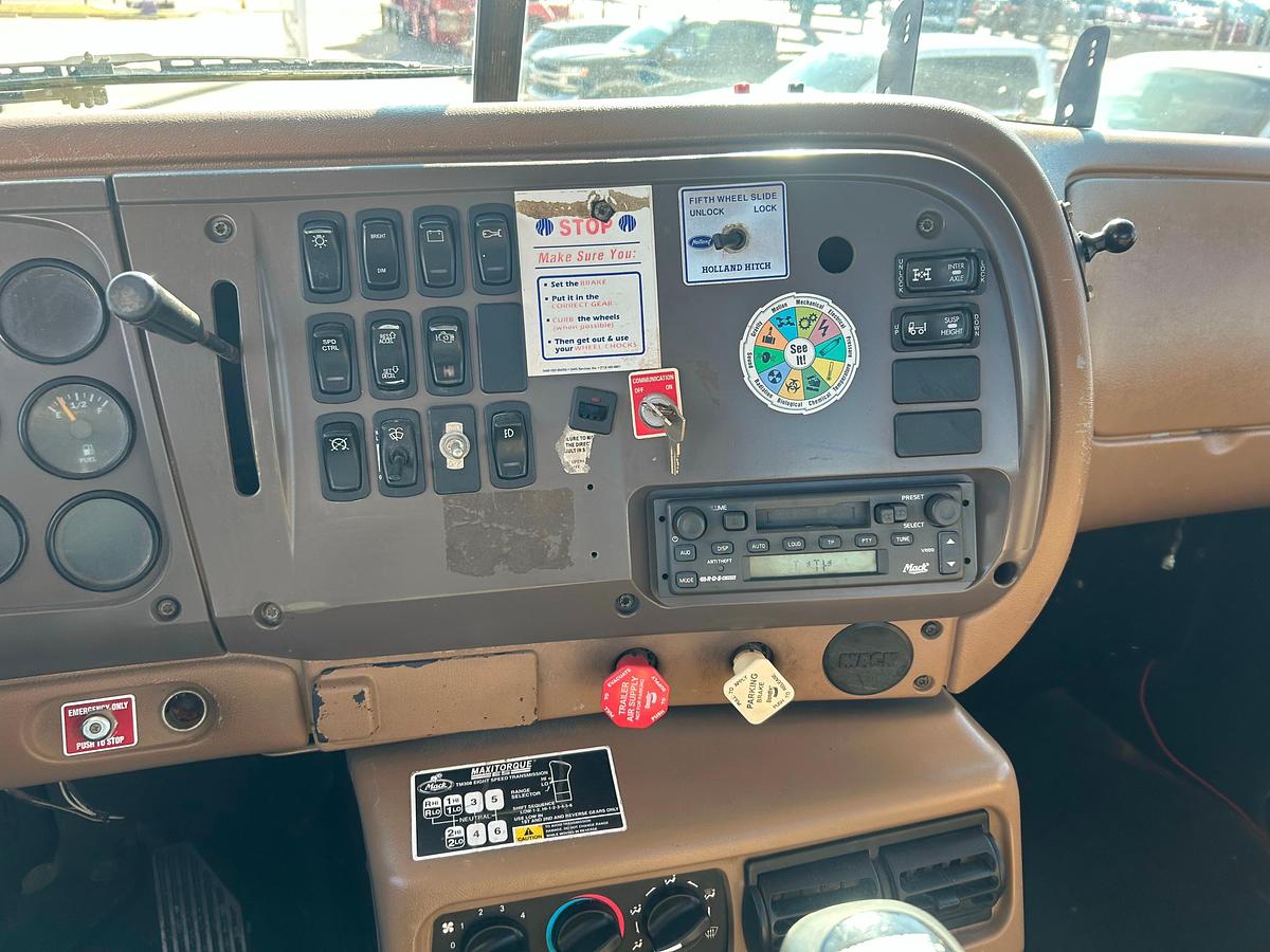 Used 2005 Mack Haul Truck CV713