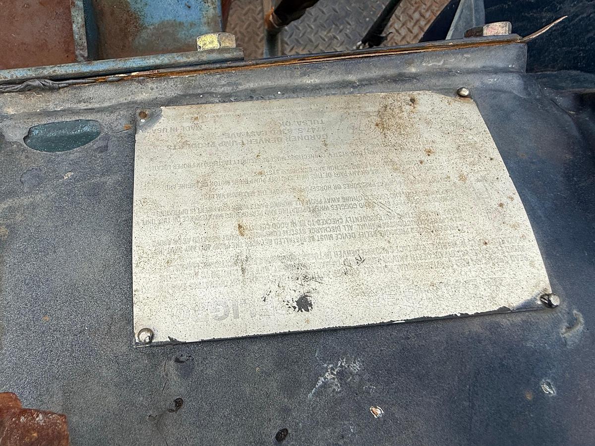 Used 2005 Kenworth T800 Pump Truck - Gardner Denver / OPI 10K Triplex Pump - Fully Functional!