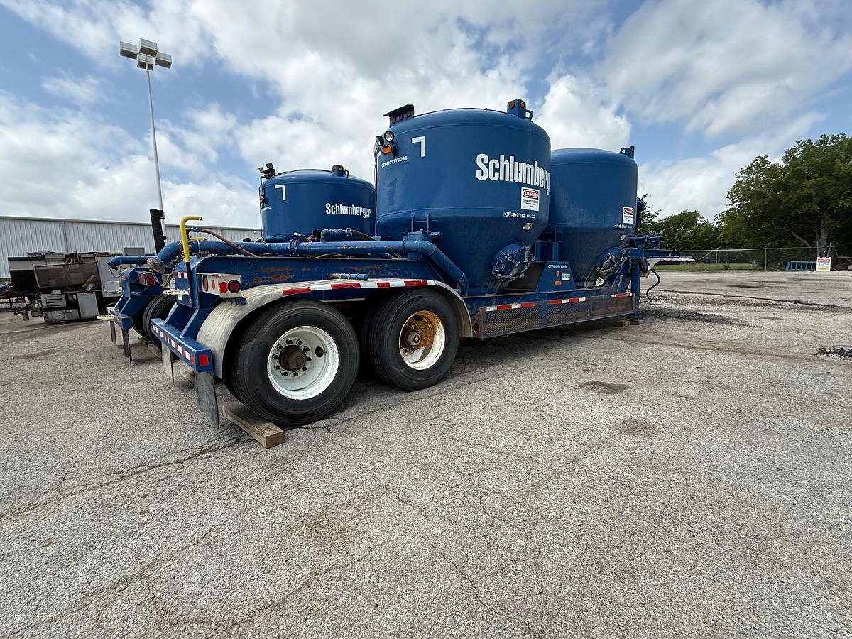 Used 1982 Clark 660 Cement Bulk Trailer