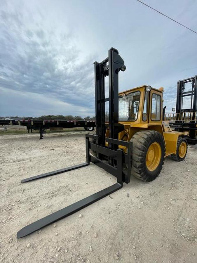Used Sellick SD-100 10,000lbs Rough Terrain Forklift