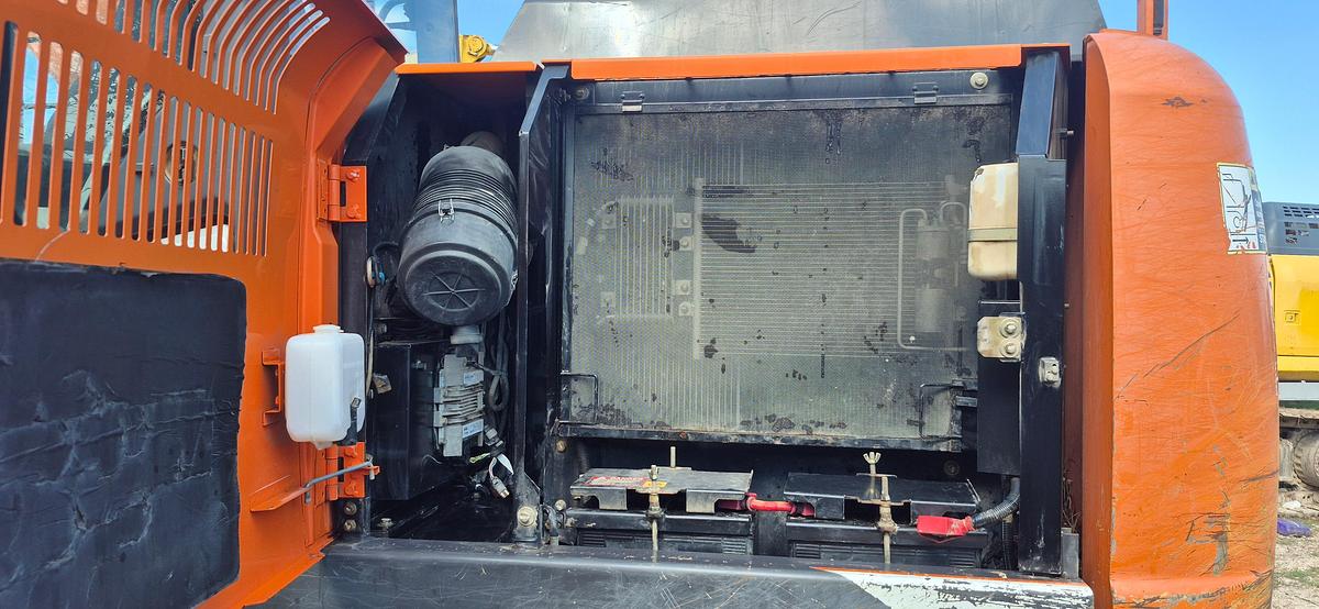 Used 2015 HitachiZaxis 160LC